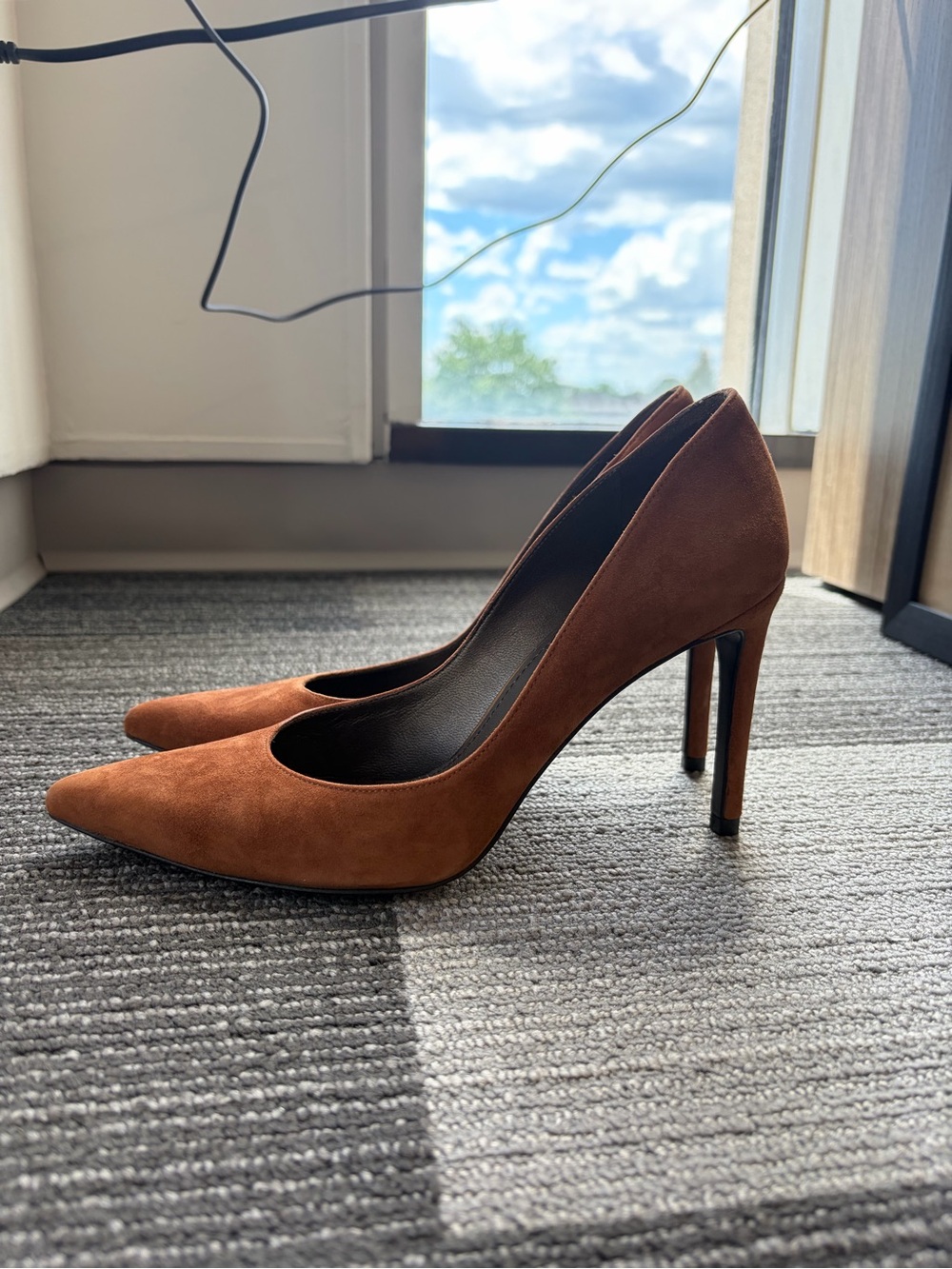 Stuart Weitzman Suede Pointed-Toe Pumps/Heels in Brown